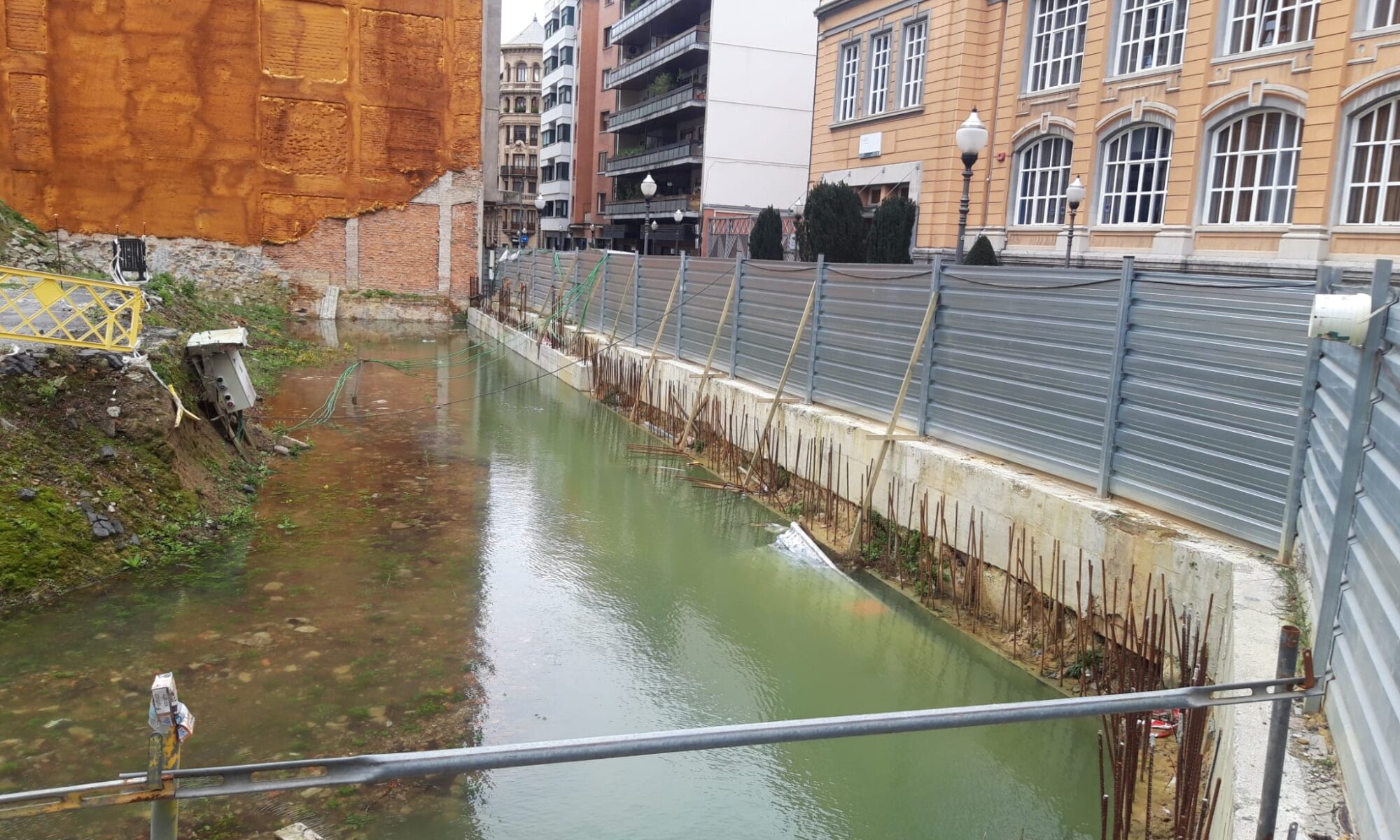 Aguas estancadas parcela de Obispado y Mutualia. 18-02-2026