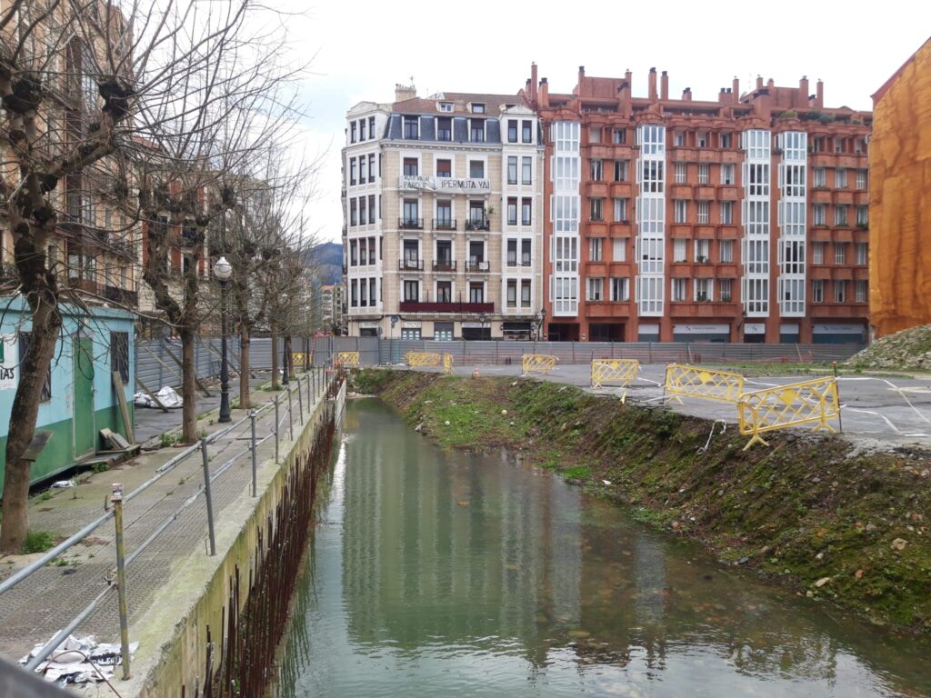 Aguas estancadas parcela de Obispado y Mutualia. 18-02-2026