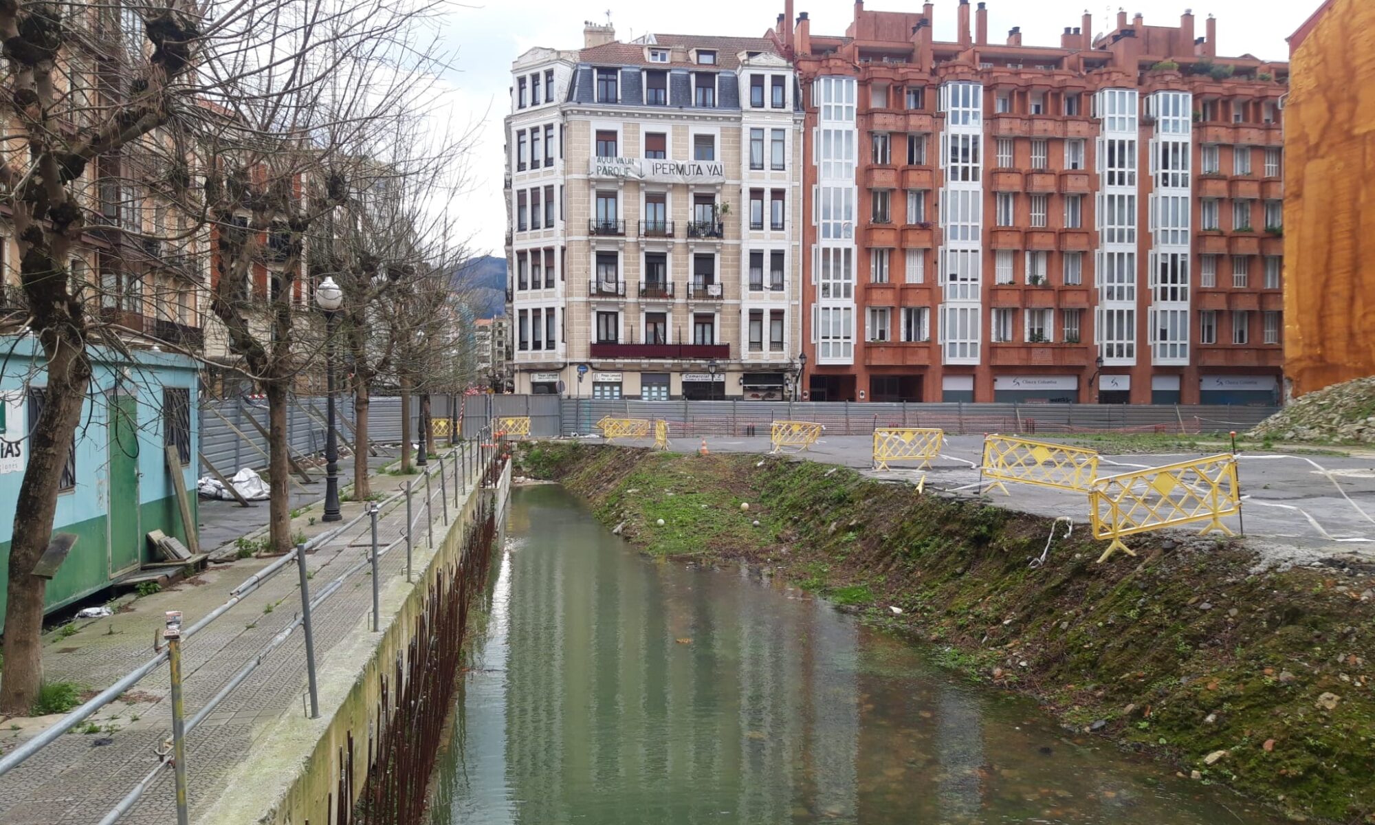 Aguas estancadas parcela de Obispado y Mutualia. 18-02-2026