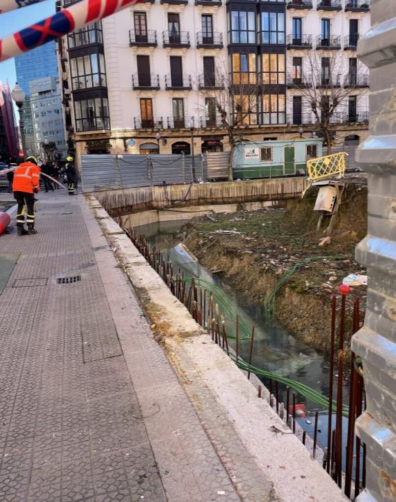 Foto de Policía Municipal tras retirada de valla. 23 enero 2026.